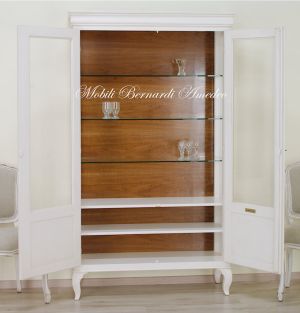 Classic wooden display cabinet with 2 doors and curved legs, two-tone white and wood-coloured finish